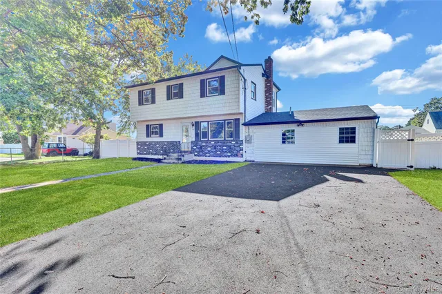 $540,000 | 90 30th Street, Copiague, NY 11726