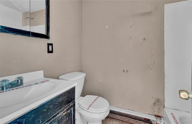 $540,000 | 90 30th Street, Copiague, NY 11726