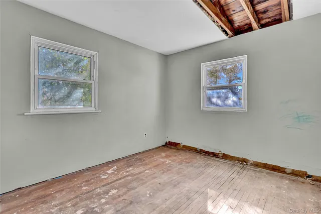 $540,000 | 90 30th Street, Copiague, NY 11726