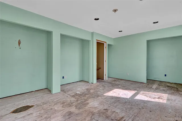 $540,000 | 90 30th Street, Copiague, NY 11726