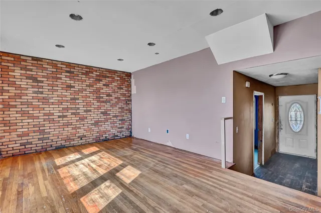 $540,000 | 90 30th Street, Copiague, NY 11726