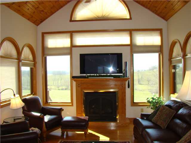 6560 Breece Road Mount Vernon, OH 43050 - Photo 4 of 18 Gallery Image 4