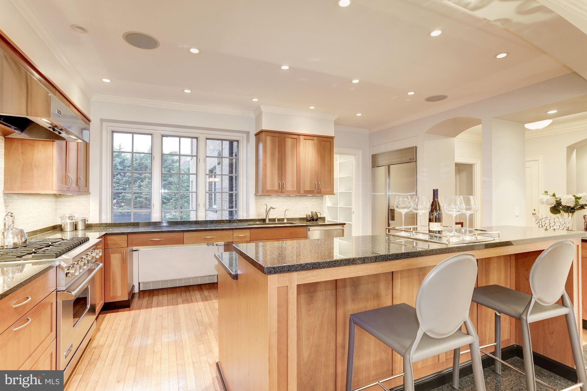2120 Kalorama Road Northwest Washington, DC 20008 - Photo 9 of 24 Gallery Image 9