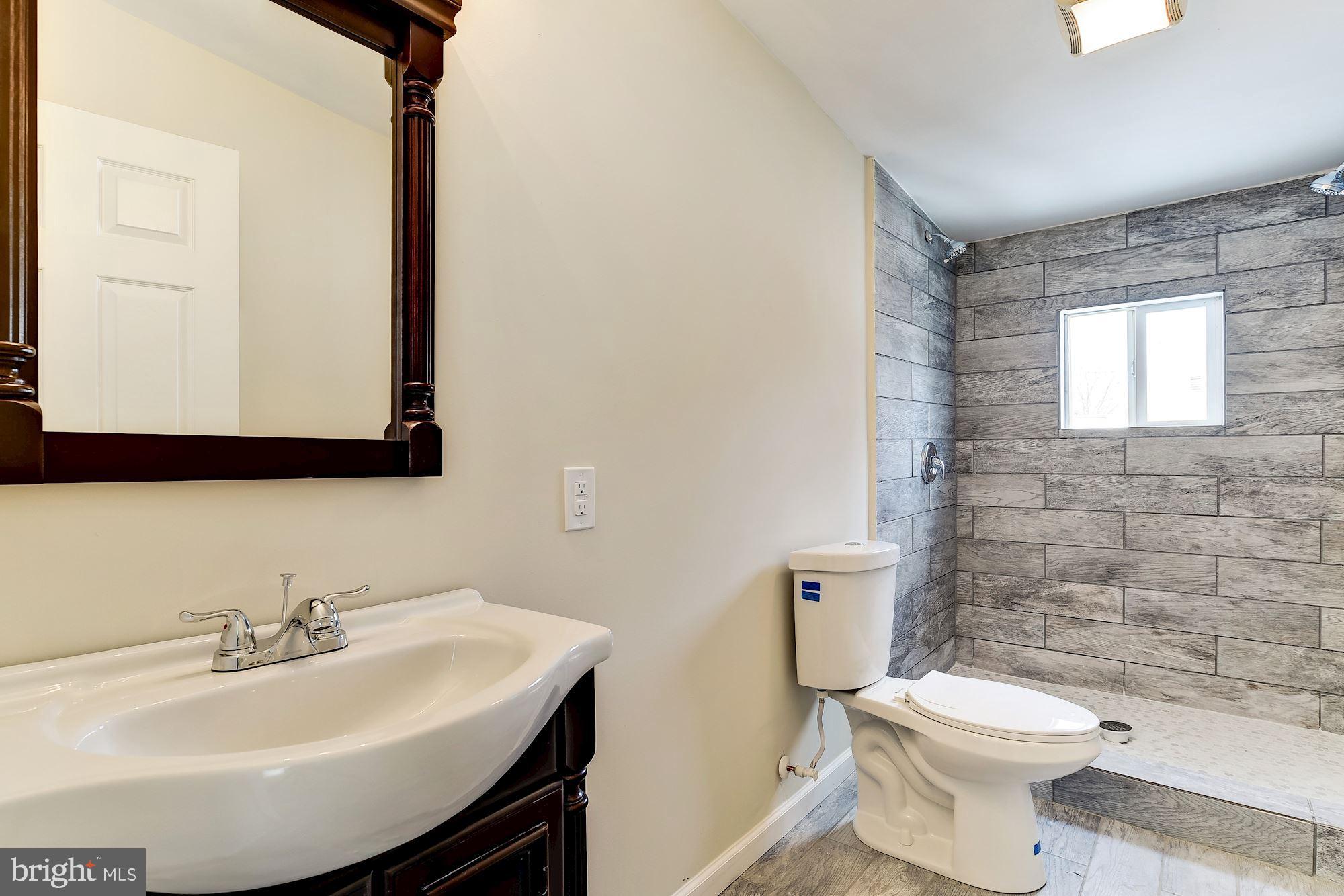 27 Stemmers Run Road Baltimore, MD 21221 - Photo 17 of 21 Bath