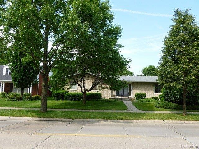 624 Cook Road Grosse Pointe, MI 48236 - Photo 1 of 7 005.JPG