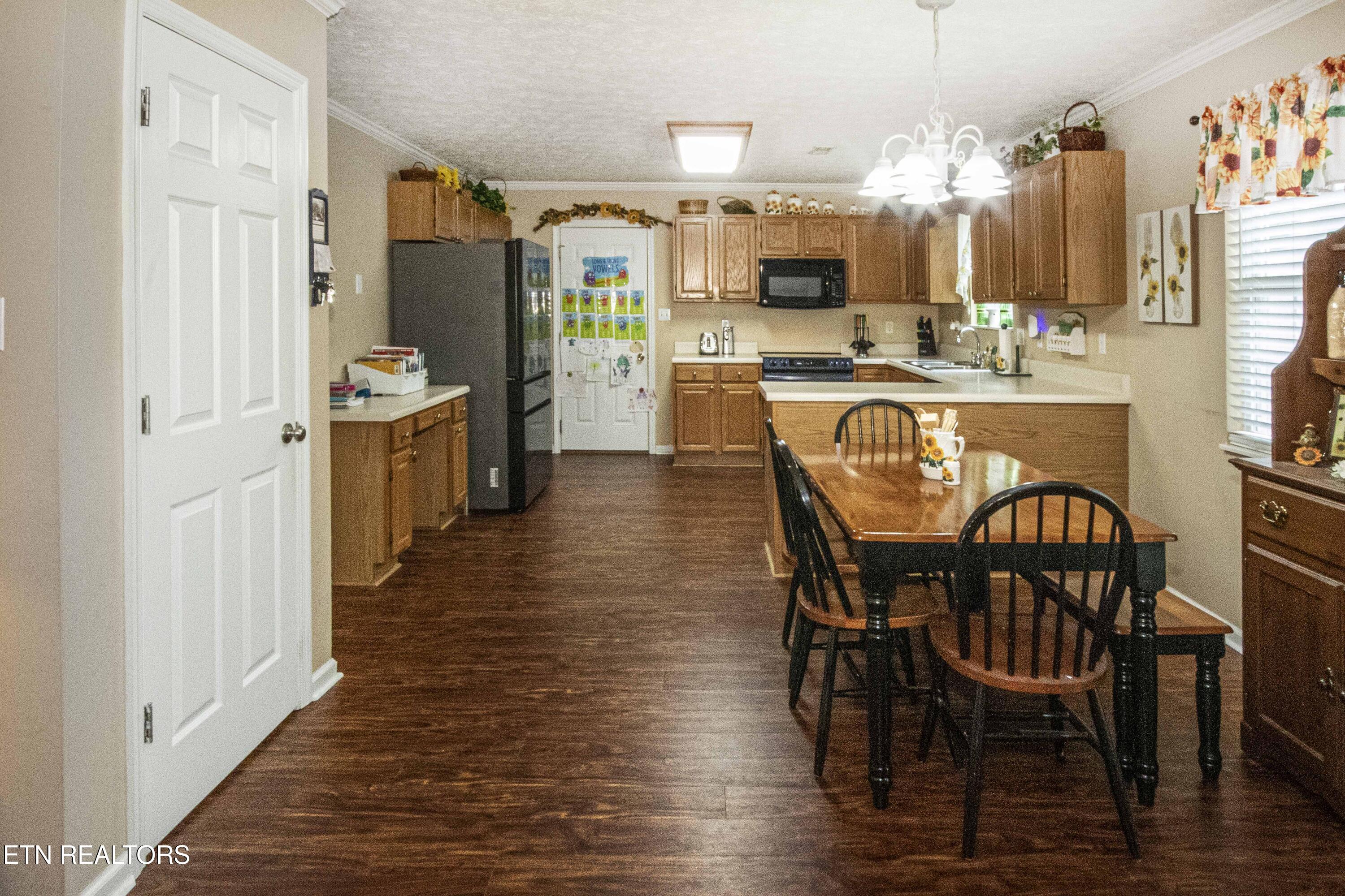 198 Nicely Trail Powell, TN 37849 - Photo 10 of 37 V19A1568