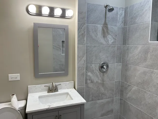 $895,000 | 3816 West Montrose Avenue, Chicago, IL 60618