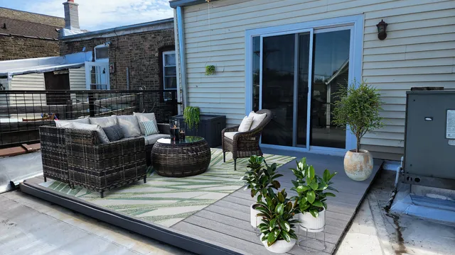 $895,000 | 3816 West Montrose Avenue, Chicago, IL 60618