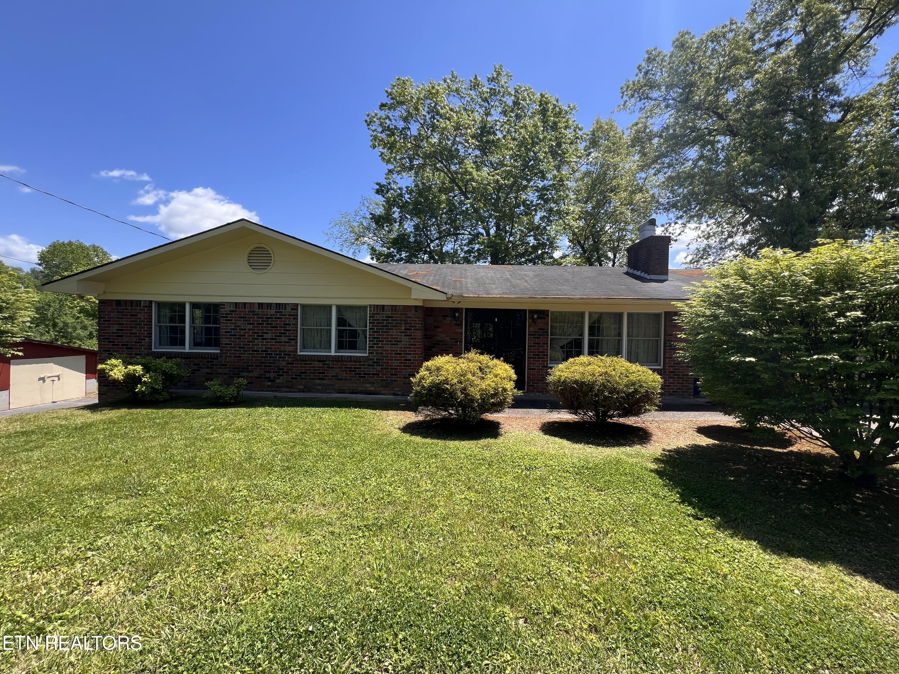 605 Elmwood Road Middlesboro, KY 40965 - Photo 15 of 33 IMG_8720