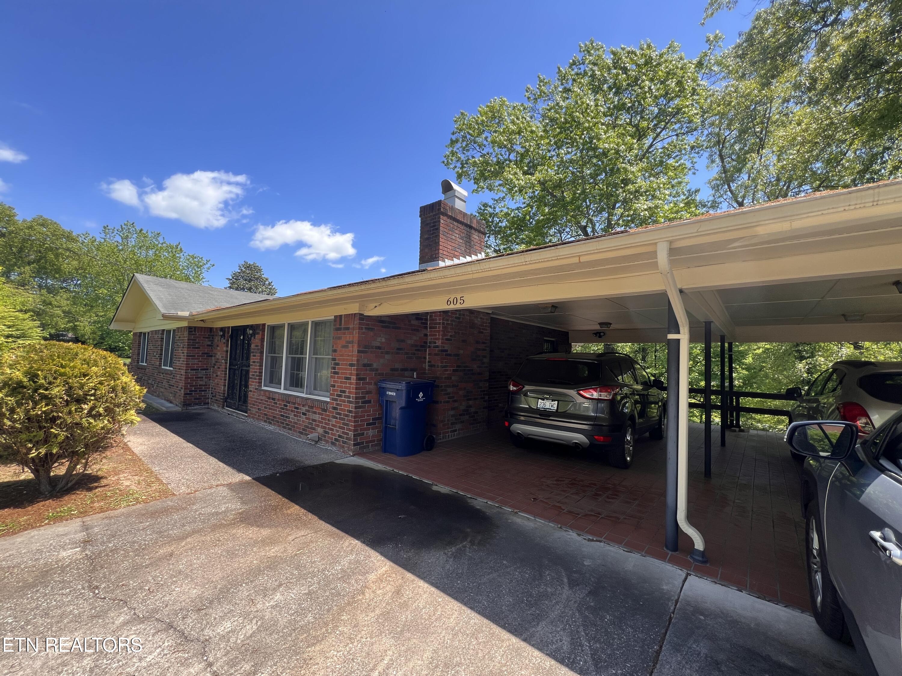 605 Elmwood Road Middlesboro, KY 40965 - Photo 16 of 33 IMG_8719
