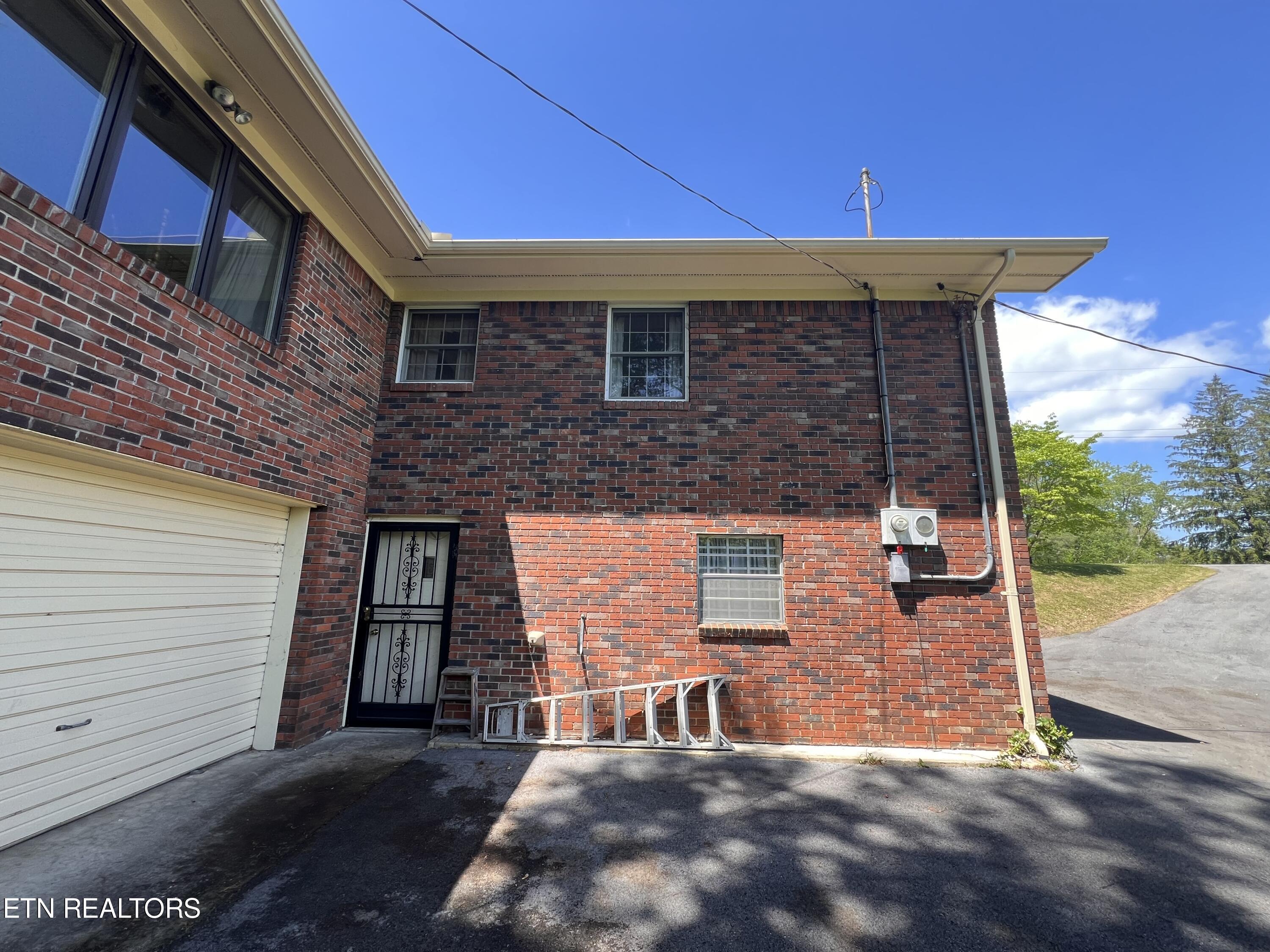 605 Elmwood Road Middlesboro, KY 40965 - Photo 22 of 33 IMG_8711