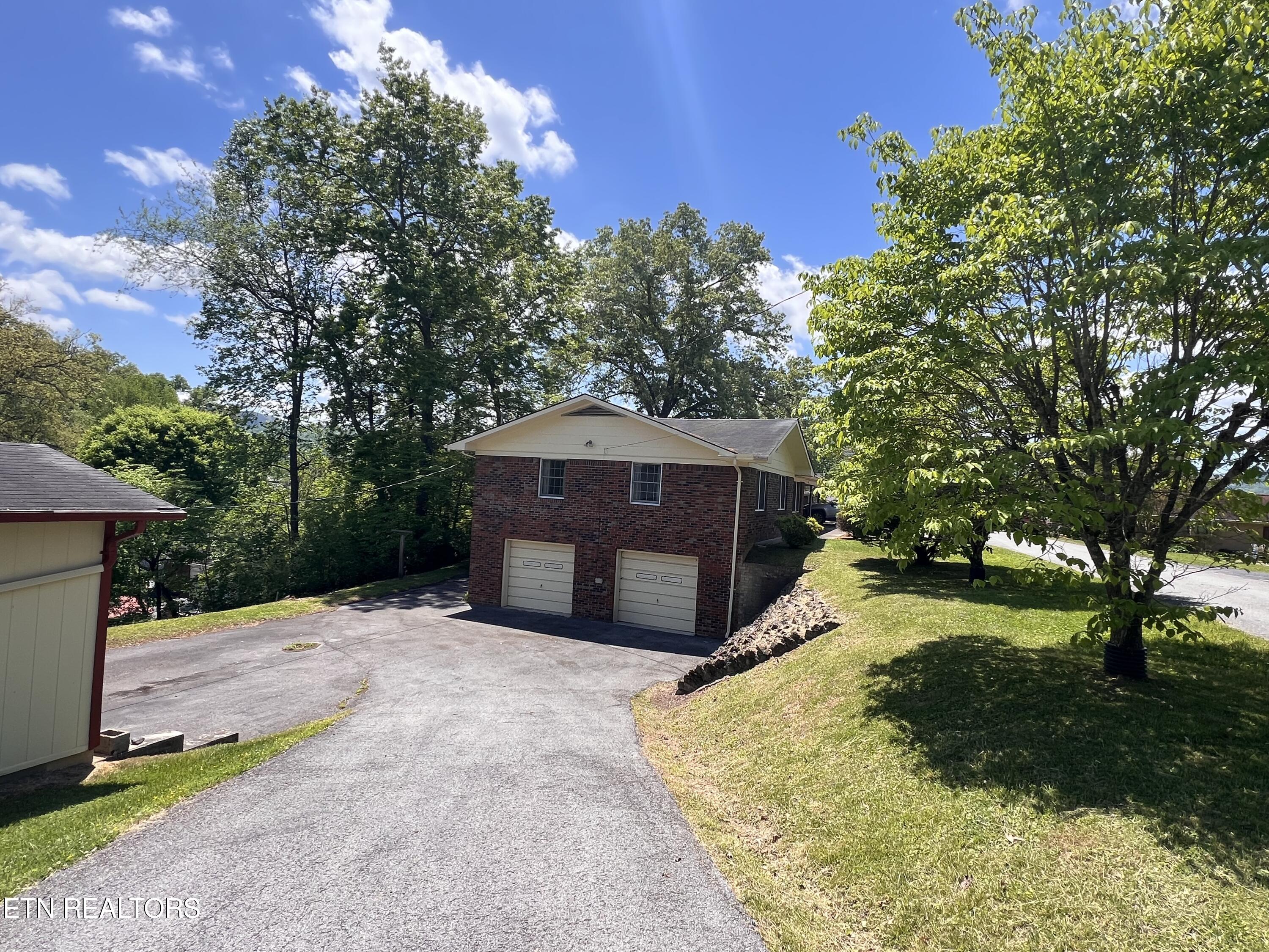 605 Elmwood Road Middlesboro, KY 40965 - Photo 28 of 33 IMG_8704