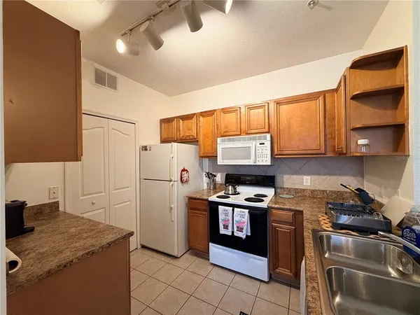 $1,900 | 6153 Metrowest Boulevard, Unit 104, Orlando, FL 32835