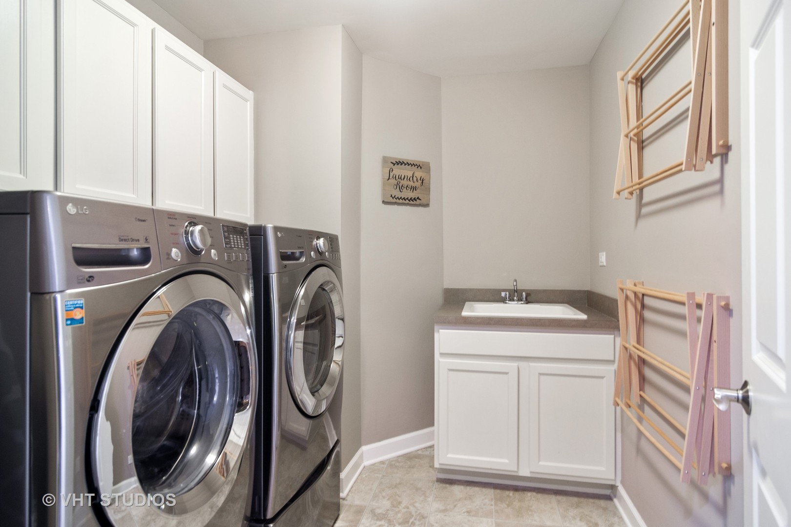 3577 Harold Circle Hoffman Estates, IL 60192 - Photo 22 of 32 a utility room with dryer and washer