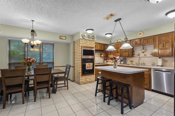 $450,000 | 1617 Westridge Drive, Hurst, TX 76054