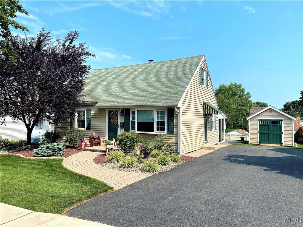 533 Magnolia Road Hellertown, PA 18055 - Photo 1 of 35 Gallery Image 1