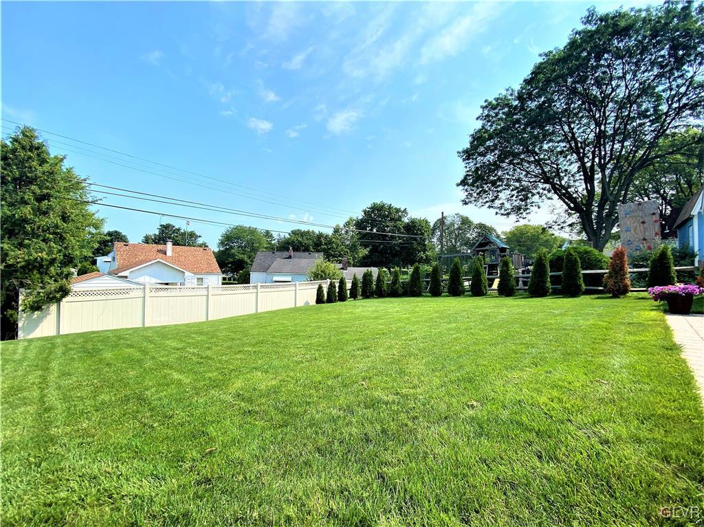 533 Magnolia Road Hellertown, PA 18055 - Photo 11 of 35 Gallery Image 11
