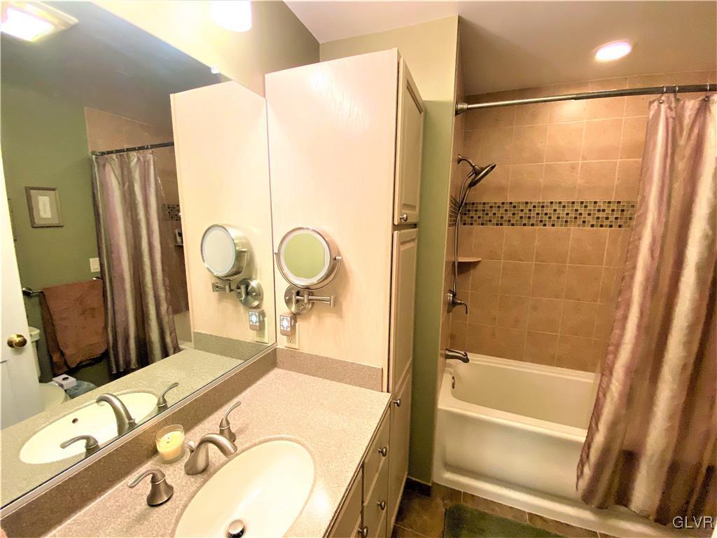533 Magnolia Road Hellertown, PA 18055 - Photo 27 of 35 Gallery Image 27
