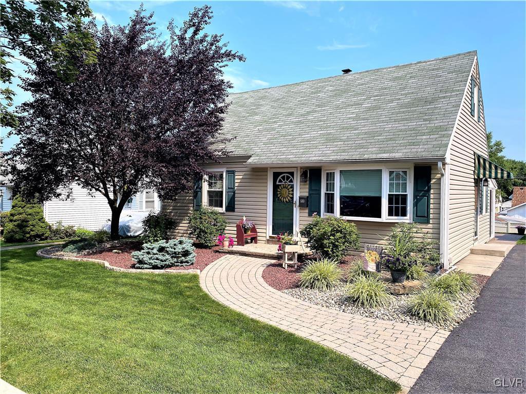 533 Magnolia Road Hellertown, PA 18055 - Photo 3 of 35 Gallery Image 3