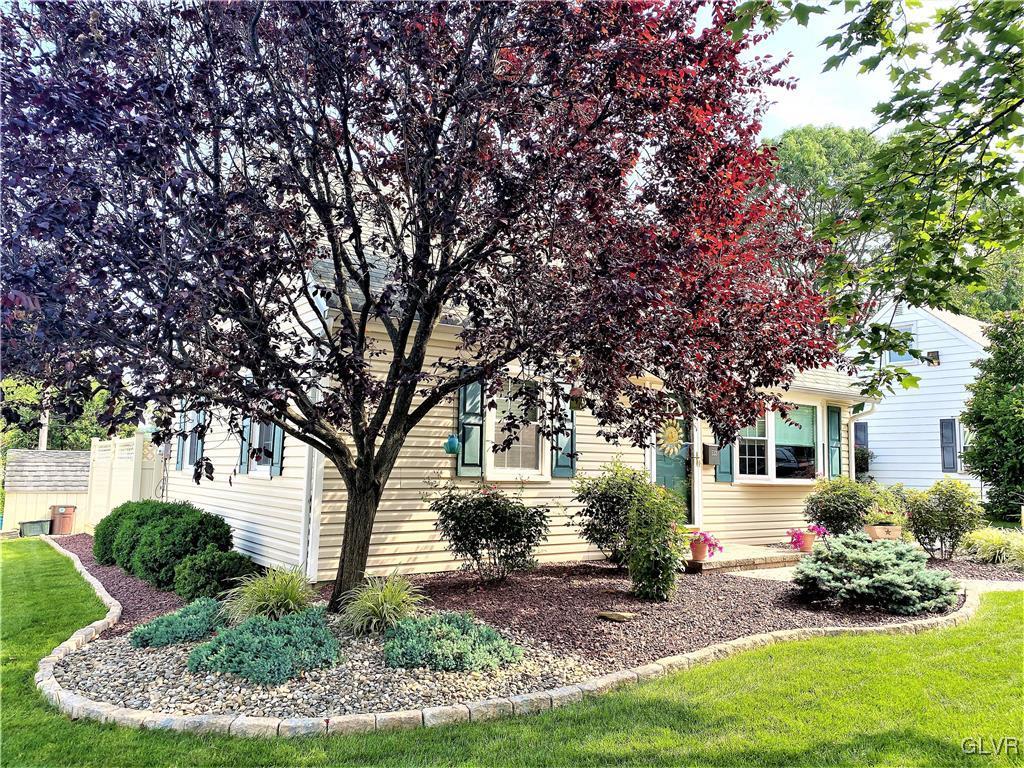 533 Magnolia Road Hellertown, PA 18055 - Photo 6 of 35 Gallery Image 6