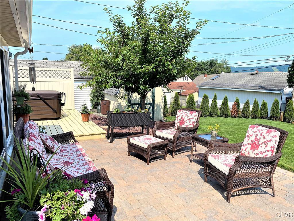 533 Magnolia Road Hellertown, PA 18055 - Photo 8 of 35 Gallery Image 8