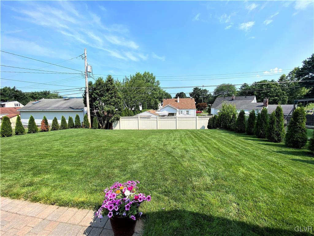 533 Magnolia Road Hellertown, PA 18055 - Photo 10 of 35 Gallery Image 10