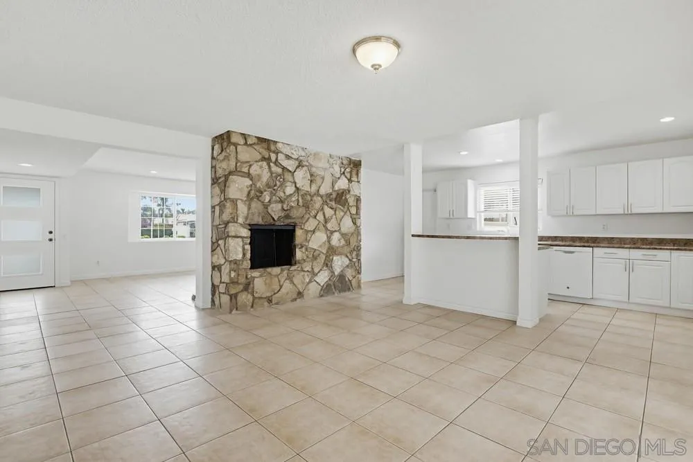 12838 Montauk Street Poway, CA 92064 - Photo 9 of 31 Dining Area