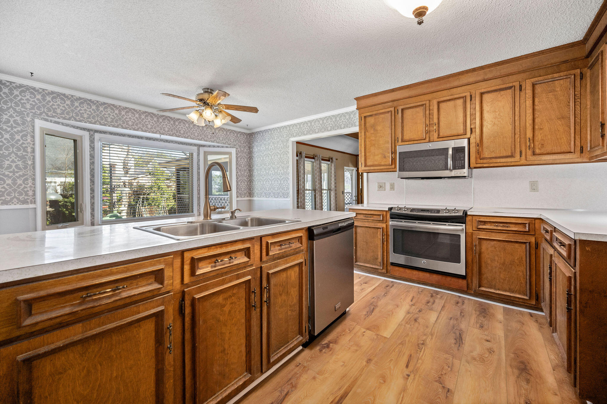 1824 Gun Club Road Charleston, SC 29414 - Photo 10 of 25 kitchen