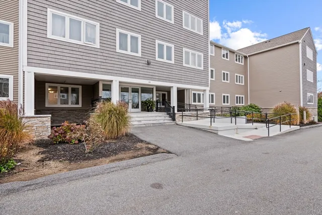 $400,000 | 38 Dunham Road, Unit 201, Beverly, MA 01915