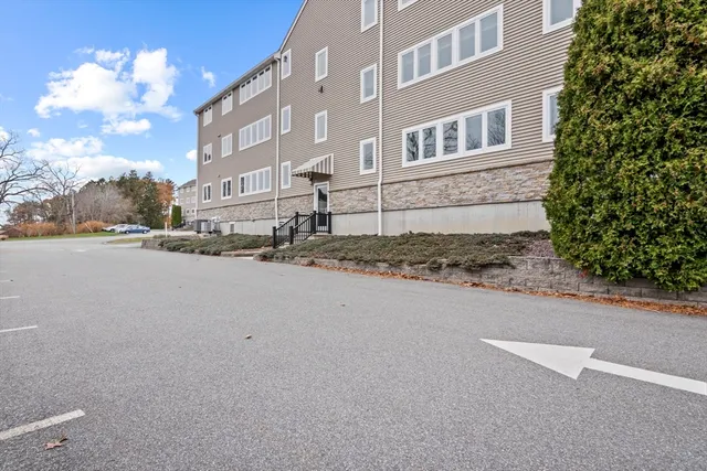 $400,000 | 38 Dunham Road, Unit 201, Beverly, MA 01915