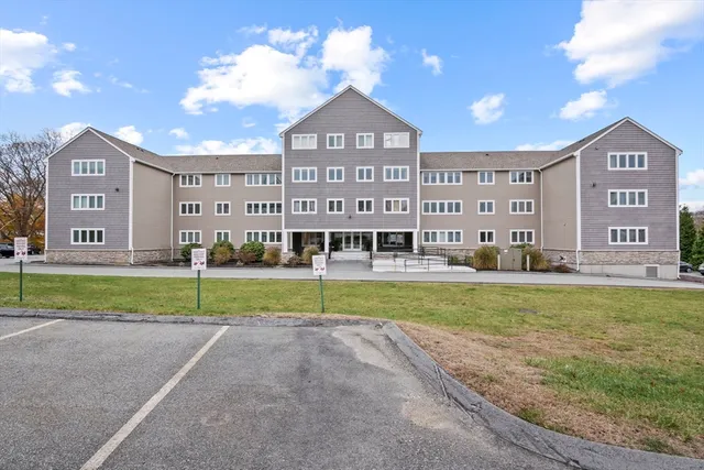 $400,000 | 38 Dunham Road, Unit 201, Beverly, MA 01915