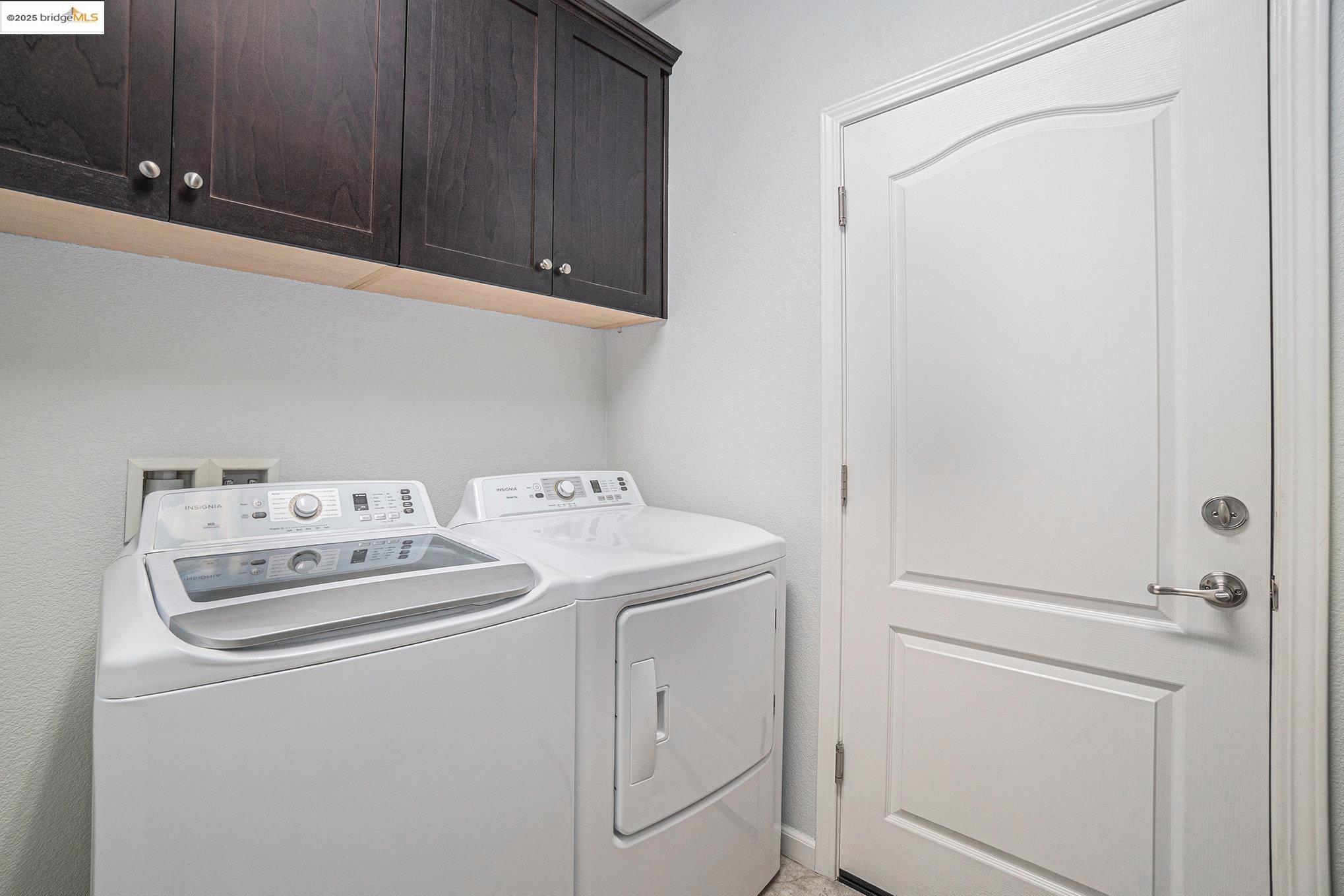 31 Rustic Court Oakley, CA 94561 - Photo 17 of 52 a utility room with dryer and washer