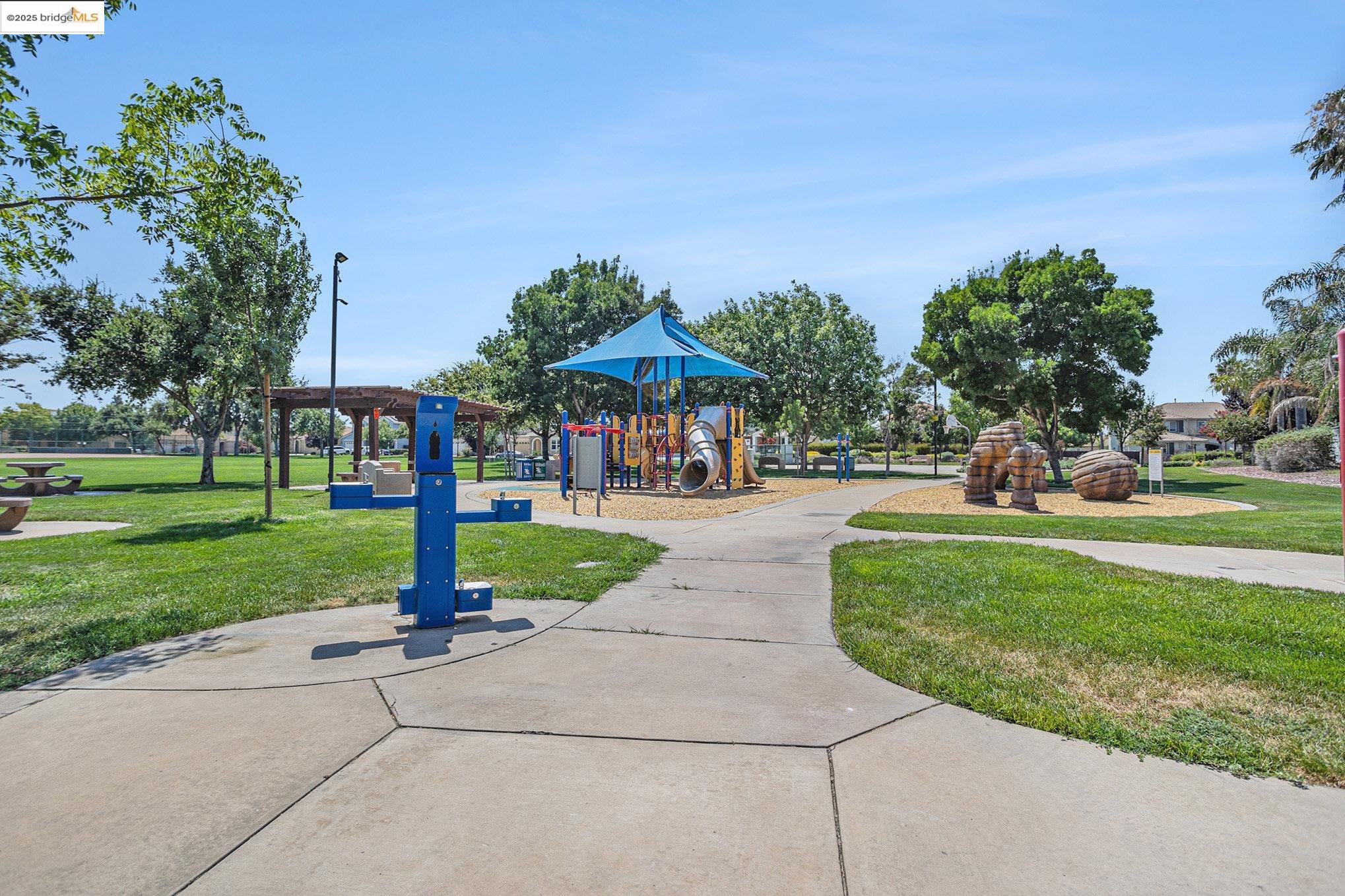 31 Rustic Court Oakley, CA 94561 - Photo 46 of 52 a park view with a fountain back yard