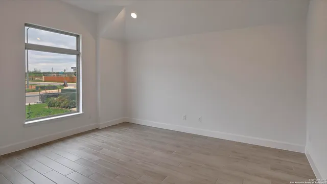 $474,900 | 293 White Oak, Castroville, TX 78009