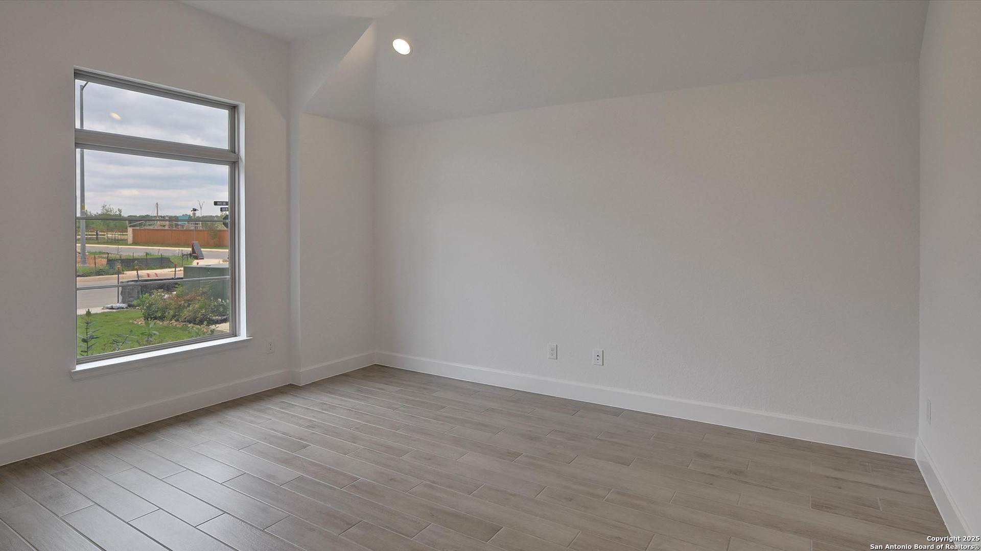 293 White Oak Castroville, TX 78009 - Photo 18 of 45