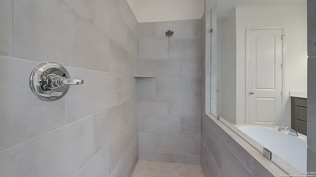 $474,900 | 293 White Oak, Castroville, TX 78009