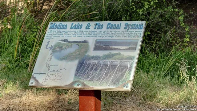 $474,900 | 293 White Oak, Castroville, TX 78009