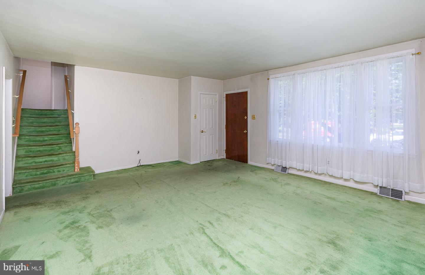 325 Rittenhouse Circle Havertown, PA 19083 - Photo 13 of 34 Large Formal Living Room