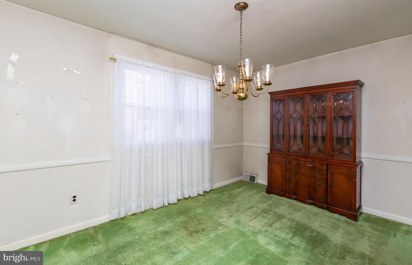 325 Rittenhouse Circle Havertown, PA 19083 - Photo 14 of 34 Formal Dining Room