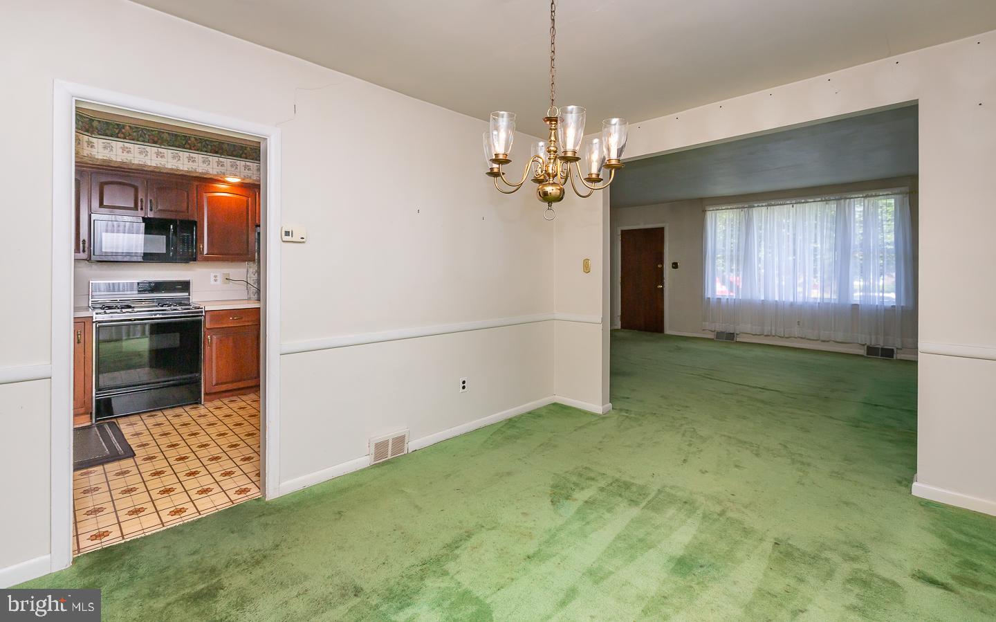 325 Rittenhouse Circle Havertown, PA 19083 - Photo 19 of 34 Dining Room Formal