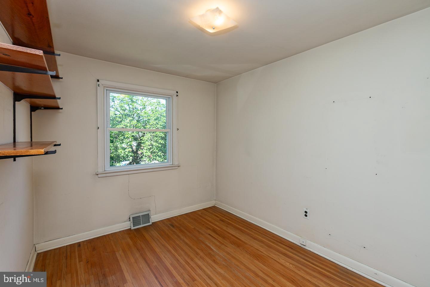325 Rittenhouse Circle Havertown, PA 19083 - Photo 20 of 34 Third Bedroom