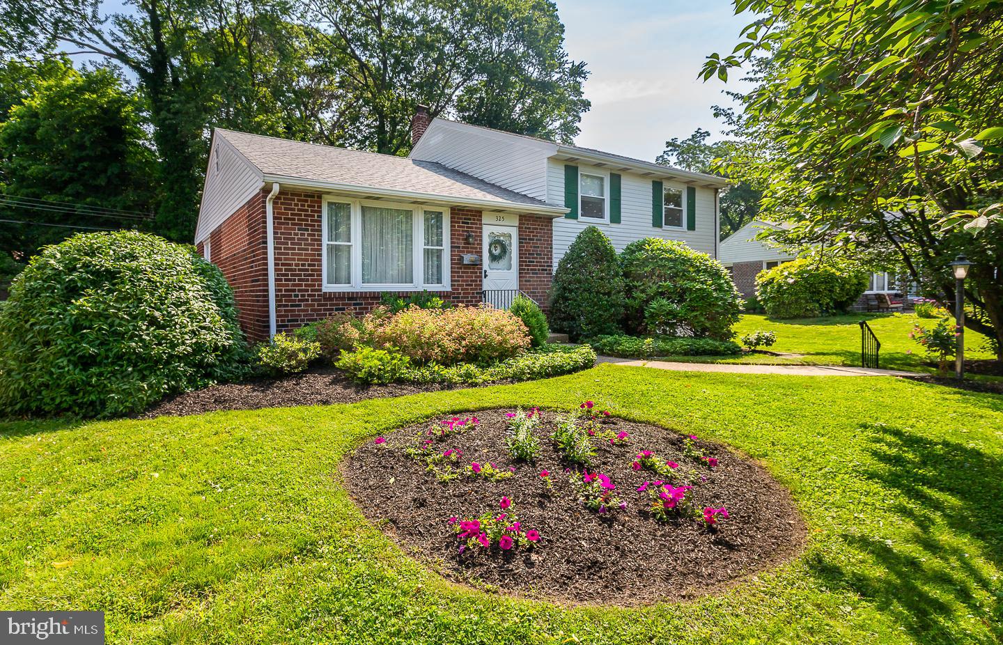 325 Rittenhouse Circle Havertown, PA 19083 - Photo 3 of 34 Exterior front
