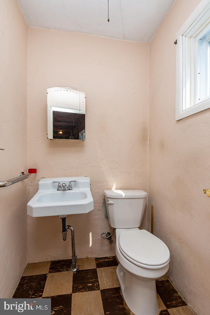 325 Rittenhouse Circle Havertown, PA 19083 - Photo 34 of 34 Lower Level Half Bath