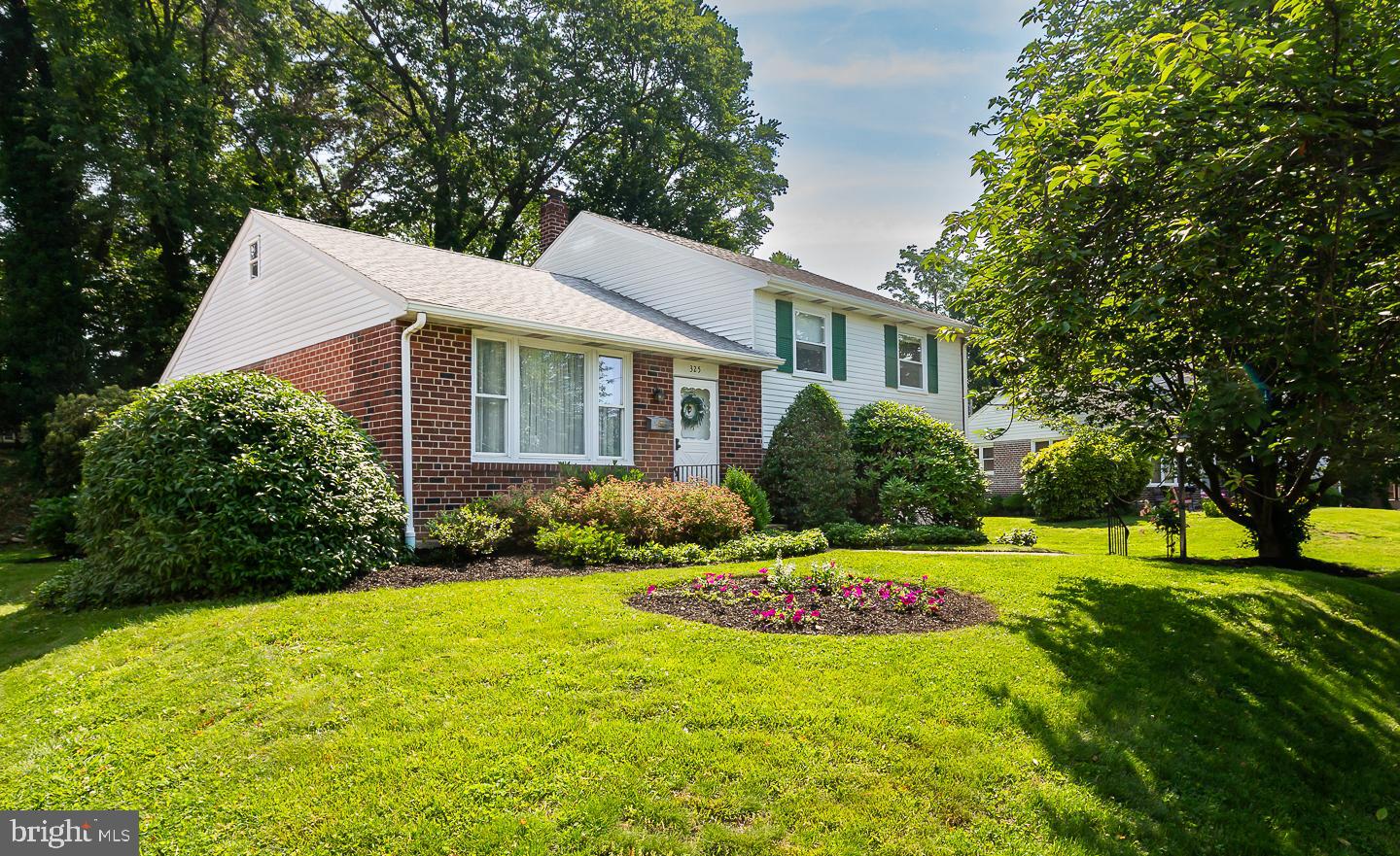 325 Rittenhouse Circle Havertown, PA 19083 - Photo 4 of 34 Exterior front