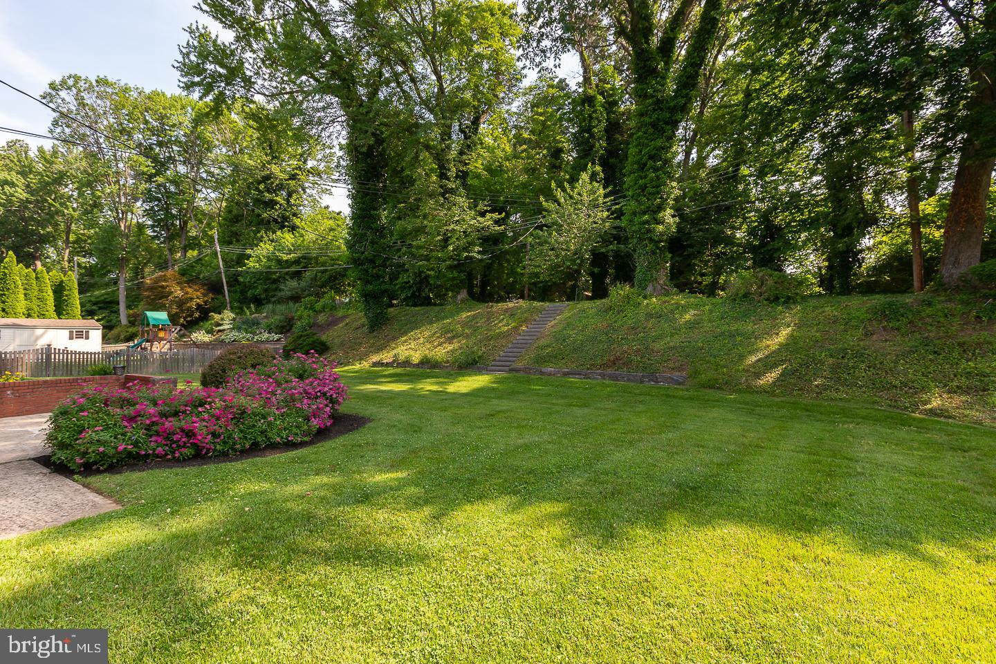 325 Rittenhouse Circle Havertown, PA 19083 - Photo 6 of 34 Beautiful Rear Yard