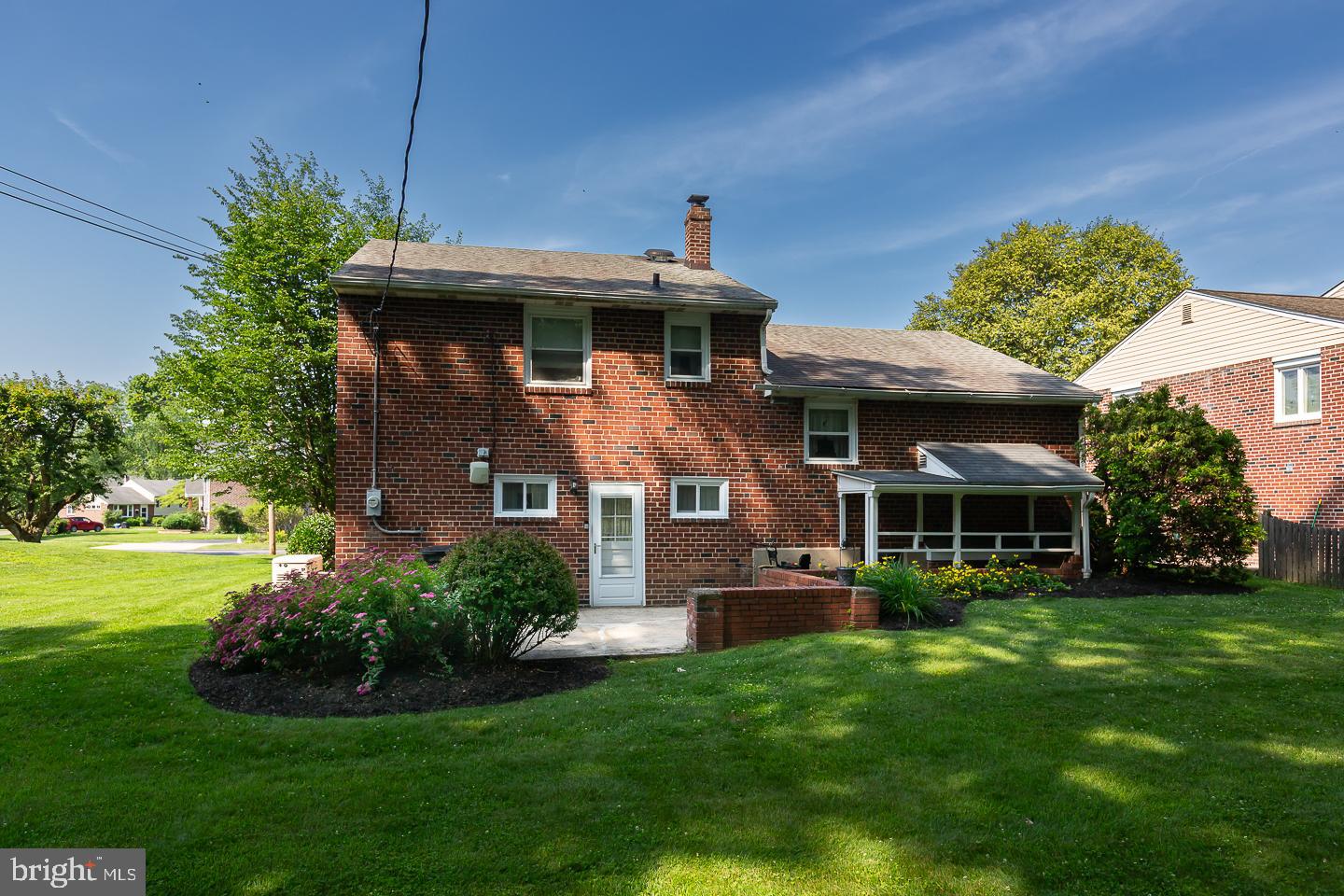 325 Rittenhouse Circle Havertown, PA 19083 - Photo 9 of 34 Exterior Back