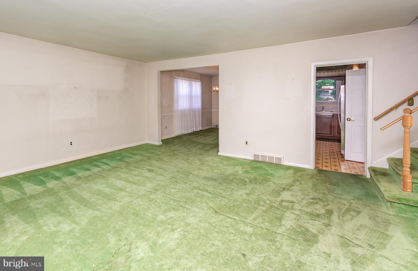 325 Rittenhouse Circle Havertown, PA 19083 - Photo 10 of 34 Large Formal Living Room