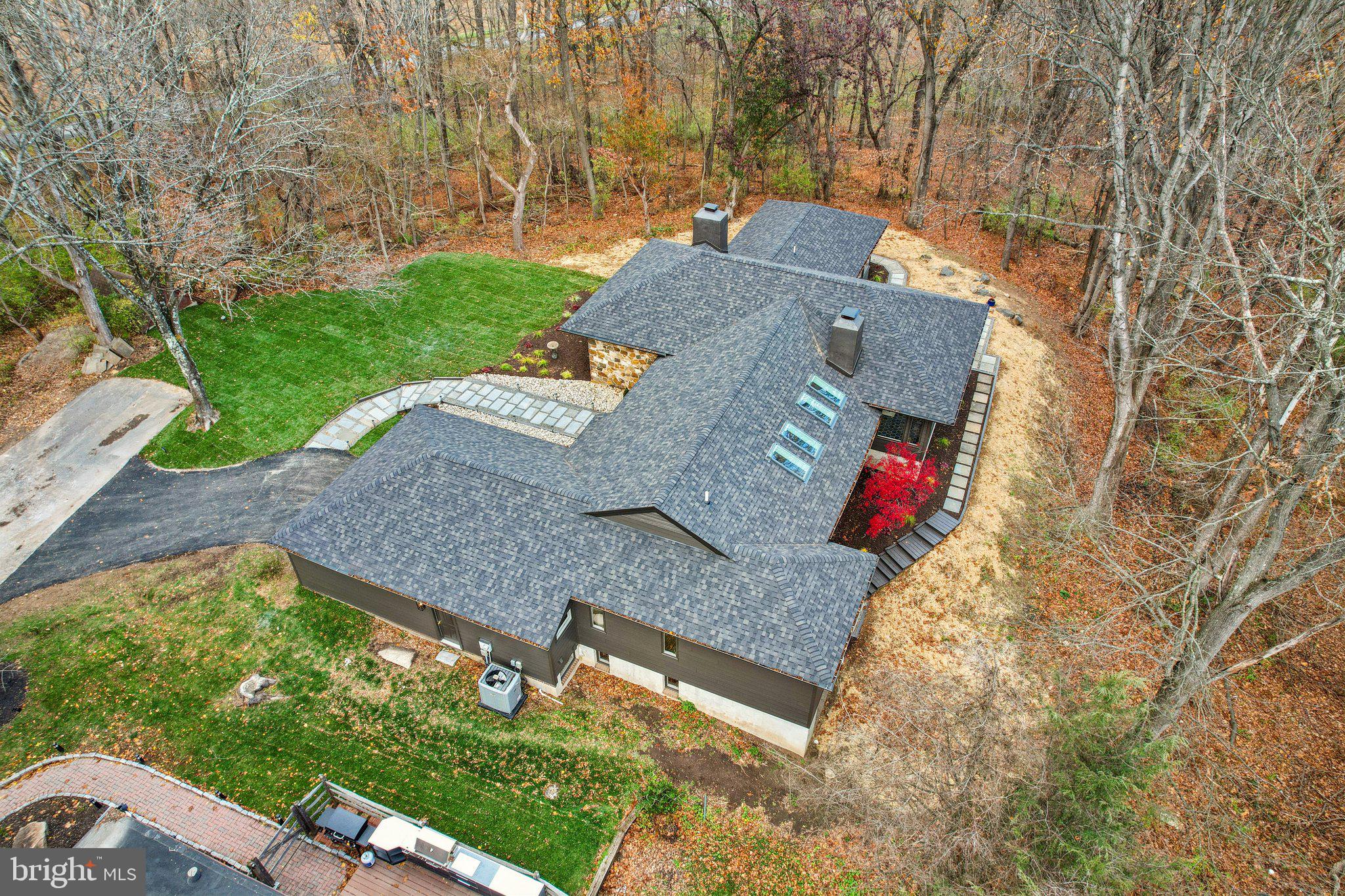38 Ringfield Road Chadds Ford, PA 19317 - Photo 49 of 50 an aerial view of a house with a yard