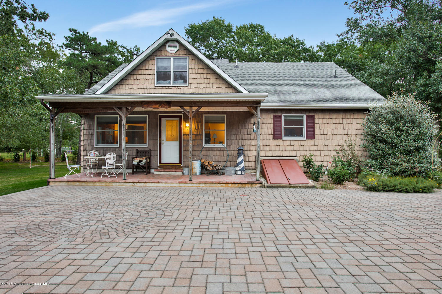 714 Oak Glen Road Howell, NJ 07731 - Photo 2 of 34 714 Oak Glen Rd Howell NJ-large-001-2-1K