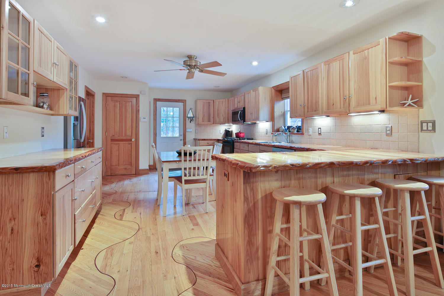 714 Oak Glen Road Howell, NJ 07731 - Photo 18 of 34 714 Oak Glen Rd Howell NJ-large-019-20-1